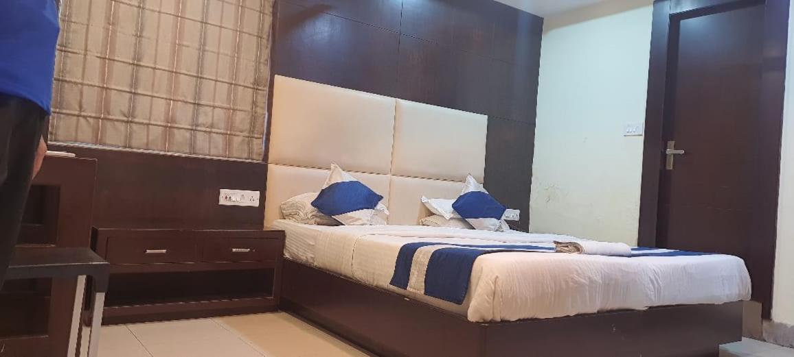 Hotel Presidency Inn Kalkuta Zewnętrze zdjęcie