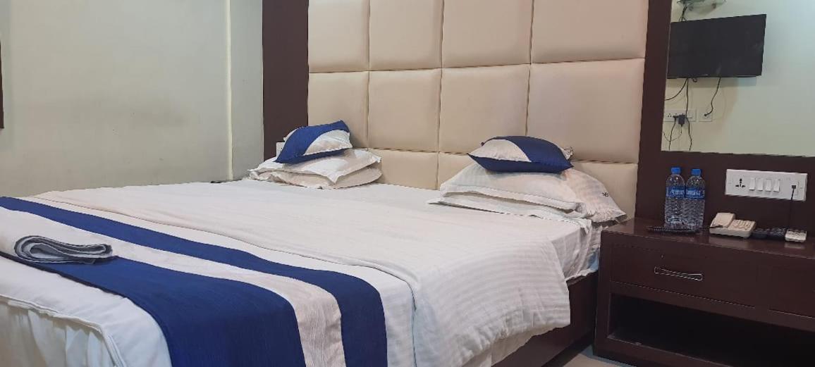 Hotel Presidency Inn Kalkuta Zewnętrze zdjęcie